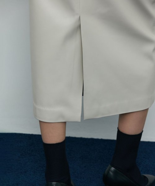 【GISELe 12，1月合併号掲載】DUPHOT / フェイクレザースカート 