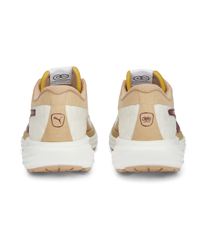 ウィメンズ PUMA x CIELE ディヴィエイト ニトロ 2 ランニングシューズ