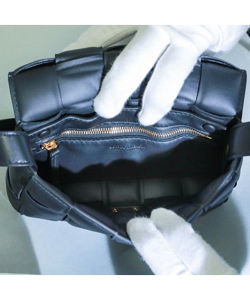 BOTTEGA VENETAパデッドカセット 泊まり込み