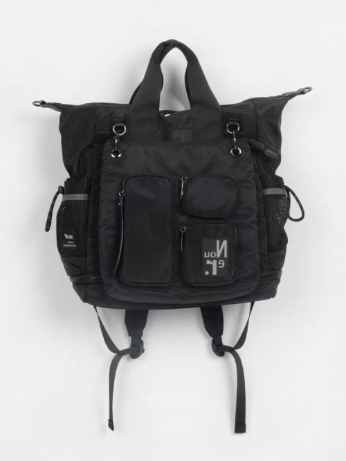 ポケットデザインマルチWAYバックパック 本体 高さ 斜め掛け ロープ