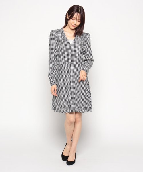 BENETTON (women)(ベネトン（レディース）)/【GREEN B】千鳥柄パワーショルダーVネックワンピース/img08