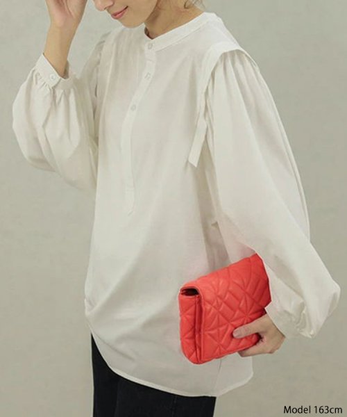 SEU(エスイイユウ)/バルーンスリーブノーカラーブラウス 長袖 二の腕カバー オフィスカジュアル 韓国ファッション/img01
