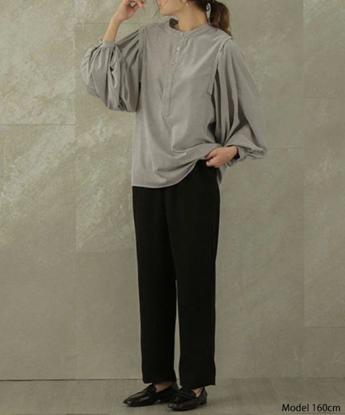 SEU(エスイイユウ)/バルーンスリーブノーカラーブラウス 長袖 二の腕カバー オフィスカジュアル 韓国ファッション/img18