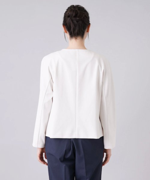 ノーカラージャケット 