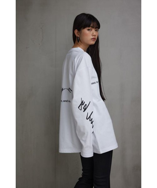 AZUL by moussy(アズールバイマウジー)/AZULBYMOUSSYロゴロングTシャツ/img10