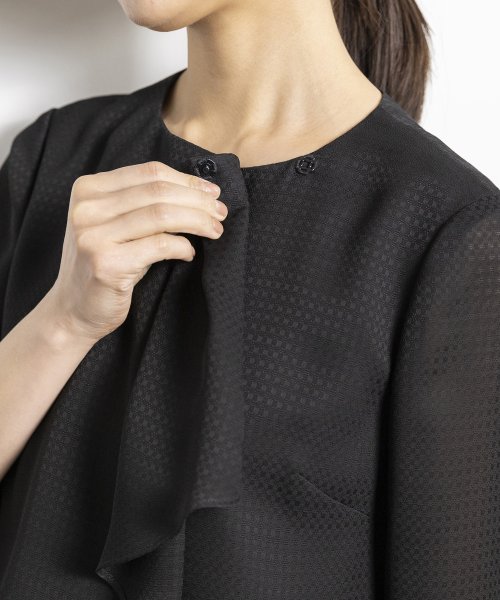 【喪服】【洗える】ボウタイフリル セミフレアブラックフォーマルワンピース＜大きいサイズ有＞ 夏/セレモニー/七五三 あり 喪服 卒業式 デザイン セレモニー 入学式 結婚式 お宮参り 七五三 礼服 ワンピース なし