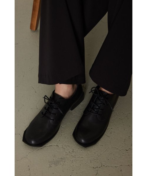 Lace up plump shoes up plump shoes