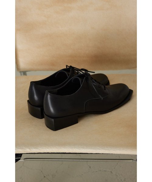 Lace up plump shoes up plump shoes