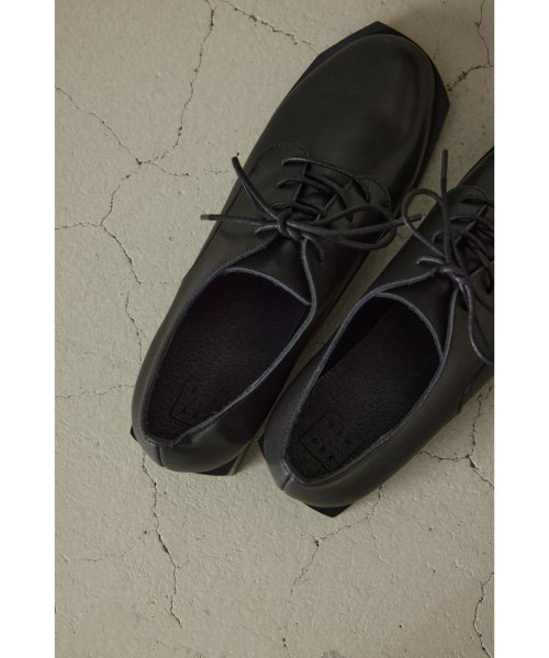 Lace up plump shoes up plump shoes