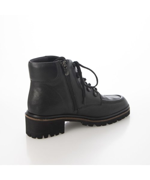 タンクソールレースアップショートブーツ 商品説明マウンテンブーツテイストのショートブーツ。すっきりとしたラストを使用しており、ボリューム感も程良いです。内 E2675385680 (20477円)