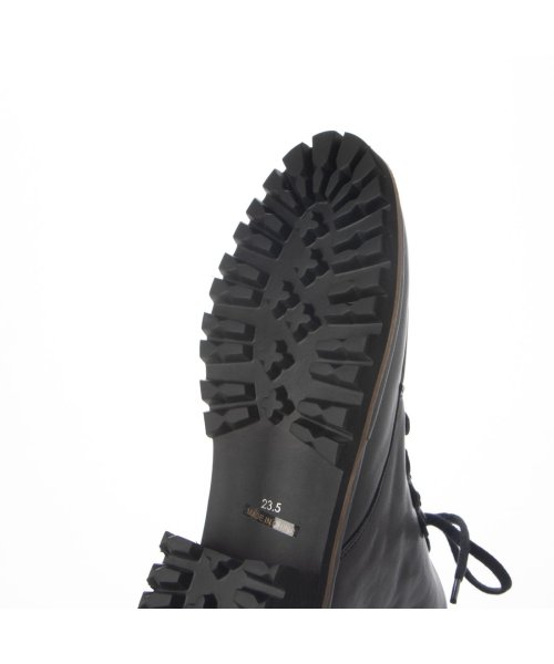 タンクソールレースアップショートブーツ 商品説明マウンテンブーツテイストのショートブーツ。すっきりとしたラストを使用しており、ボリューム感も程良いです。内 E2675385680 (20477円)