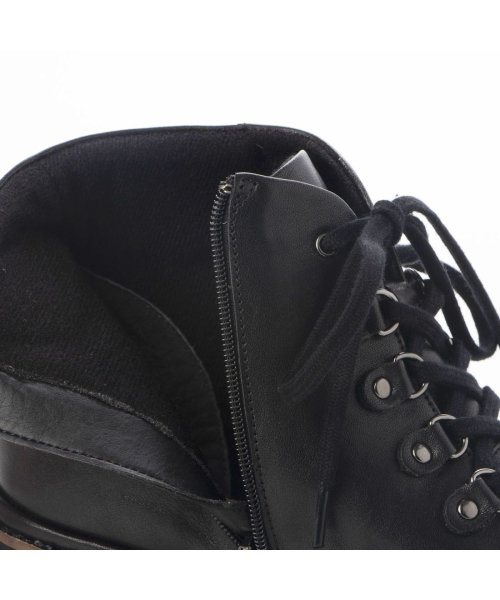 タンクソールレースアップショートブーツ 商品説明マウンテンブーツテイストのショートブーツ。すっきりとしたラストを使用しており、ボリューム感も程良いです。内 E2675385680 (20477円)