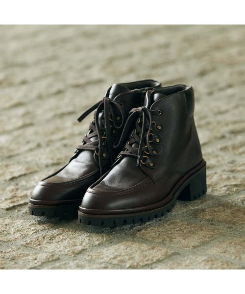 タンクソールレースアップショートブーツ 商品説明マウンテンブーツテイストのショートブーツ。すっきりとしたラストを使用しており、ボリューム感も程良いです。内 E2675385680 (20477円)