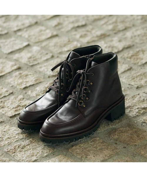 タンクソールレースアップショートブーツ 商品説明マウンテンブーツテイストのショートブーツ。すっきりとしたラストを使用しており、ボリューム感も程良いです。内 E2675385680 (20477円)