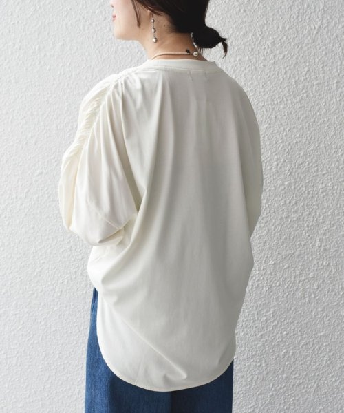 SHIPS WOMEN(シップス　ウィメン)/* 〈洗濯機可能〉ショルダー ギャザー ラウンド へム ロング スリーブ TEE ◇/img14