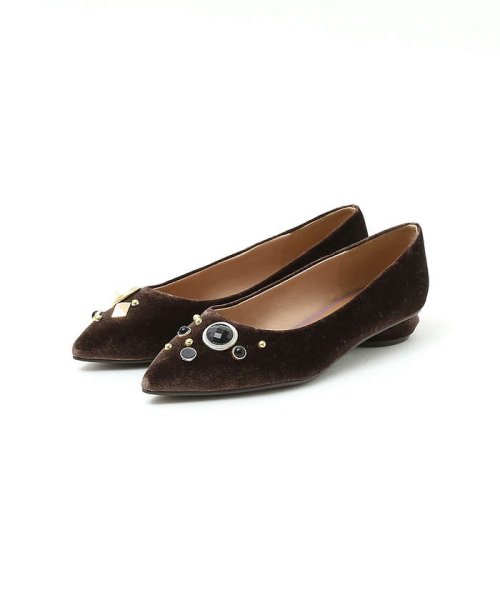 アシンメトリービジューフラットパンプス 商品説明左右アシンメトリーに配置されたビジューが他にはない特別感のある、レディライクな新作パンプス。ビジューパーツはブラックをベースにして、大人っ N1425634588(11011円)