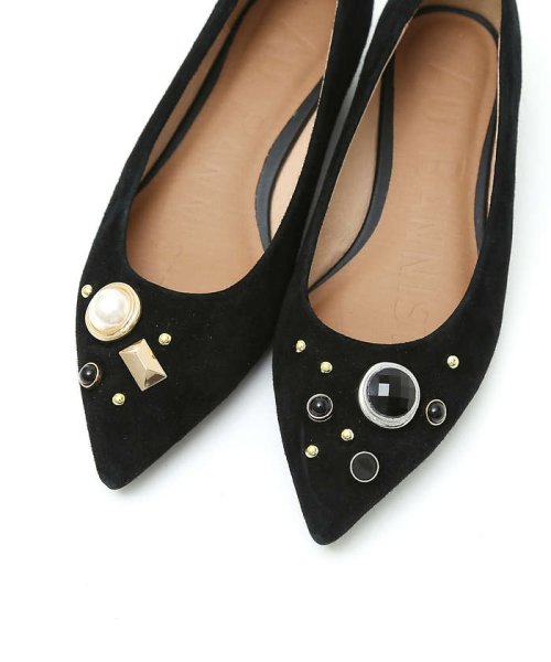 アシンメトリービジューフラットパンプス 商品説明左右アシンメトリーに配置されたビジューが他にはない特別感のある、レディライクな新作パンプス。ビジューパーツはブラックをベースにして、大人っ N1425634588(11011円)