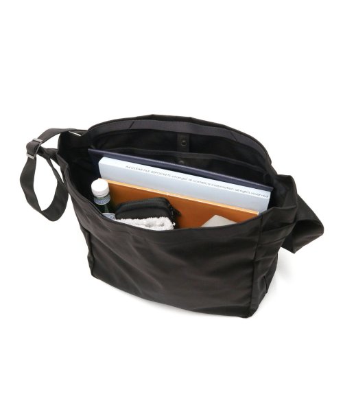 SLOW(スロウ)/スロウ ショルダーバッグ SLOW ballistic air －box shoulder bag－ ショルダー バッグ 斜めがけ A4 B4 868S00L/img14