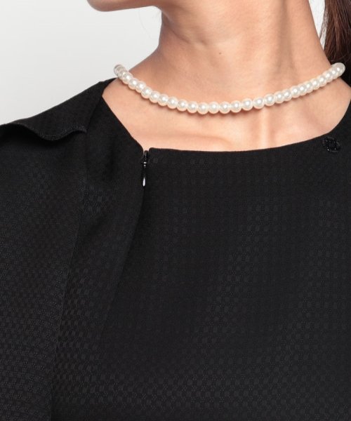 【喪服】【洗える】ボウタイフリル セミフレアブラックフォーマルワンピース＜大きいサイズ有＞ 夏/セレモニー/七五三 あり 喪服 卒業式 デザイン セレモニー 入学式 結婚式 お宮参り 七五三 礼服 ワンピース なし