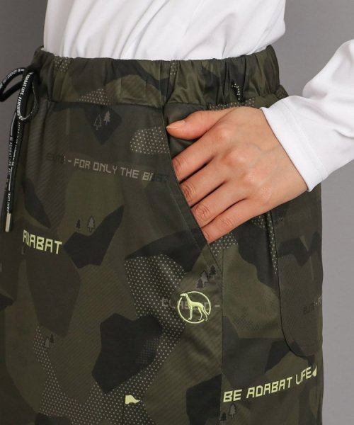 【リバーシブル／撥水／防風】ウェストゴム 中綿スカート 商品説明【デザイン】カモフラージュ柄と、ホワイトの組み合わせのリバーシブル中綿スカートです。ウェストのひもで調整することが可能。ゴルフマップ柄をカモフラー Y1499917181(11583円)