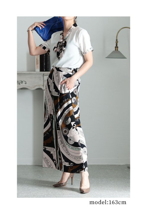 Sawa a la mode(サワアラモード)/スカーフ柄で上品に魅せる大人のセットアップ/img06
