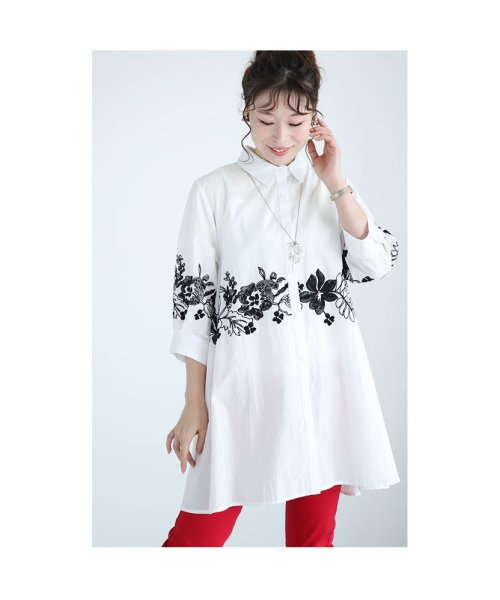 Sawa a la mode(サワアラモード)/エレガントな花刺繍のコットンシャツチュニック/img11