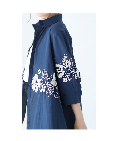 Sawa a la mode(サワアラモード)/エレガントな花刺繍のコットンシャツチュニック/img24