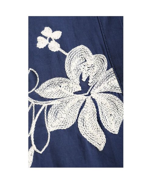 Sawa a la mode(サワアラモード)/エレガントな花刺繍のコットンシャツチュニック/img25