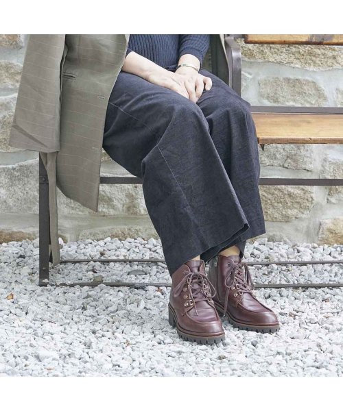 タンクソールレースアップショートブーツ 商品説明マウンテンブーツテイストのショートブーツ。すっきりとしたラストを使用しており、ボリューム感も程良いです。内 E2675385680 (20477円)