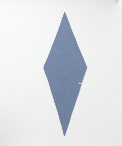 【elegancese / エレガンセーゼ】diamond knit ニットスカーフ ピュアカシミヤ 100% eleganceseの製品は elegancese diamond 全て上質なカシミヤを使用したマフラーです 最高品質とされる内モンゴル産のホワイト原料を使用しており しっとりと柔らかく 使い込むほど風合いが増し フワッと柔らかな肌触りを実感して頂けます 長さ 142cm