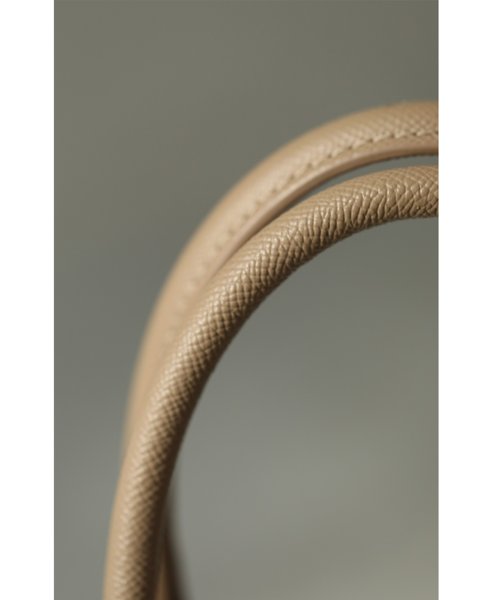 何にでも合う本革上質バッグ 