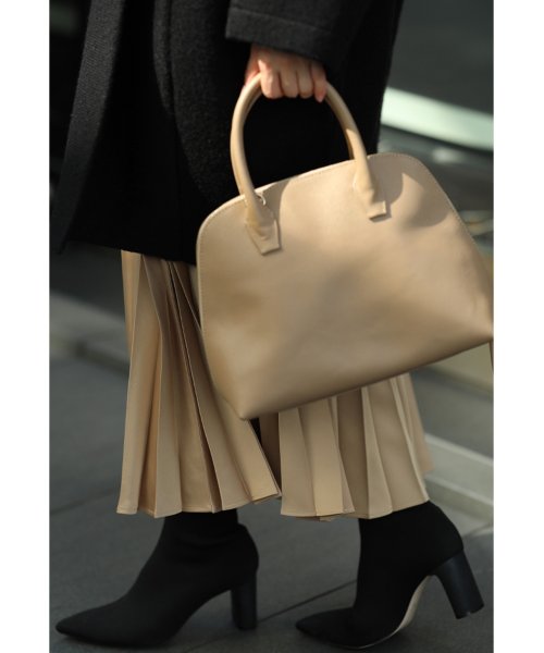 何にでも合う本革上質バッグ 