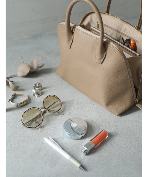 何にでも合う本革上質バッグ 