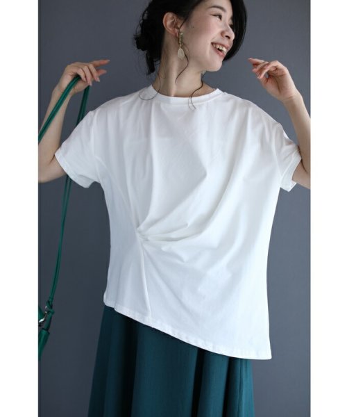 CAWAII(カワイイ)/流れるドレープタックの斜め裾Tシャツトップス/img07