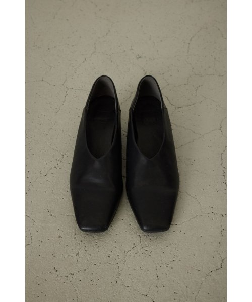 Angled heel square shoes heel square