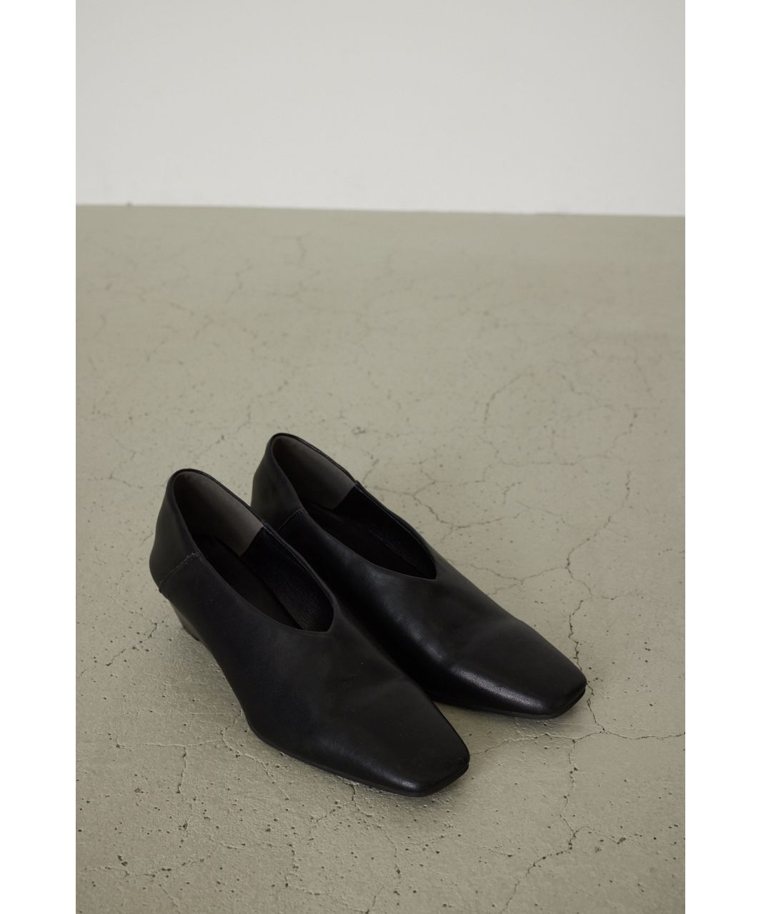 靴 Angled heel square shoes RIM.ARK（リムアーク）の「Angled heel square shoes アングルドヒール