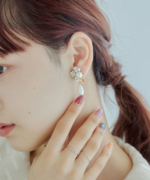 niana(ニアナ)/niana ニアナ パーティー イヤリング 両耳 アクセサリー ビジュー パール ドロップ ロング ゴールド シルバー ドレス ジュエリー 結婚式 セレモニー /img04