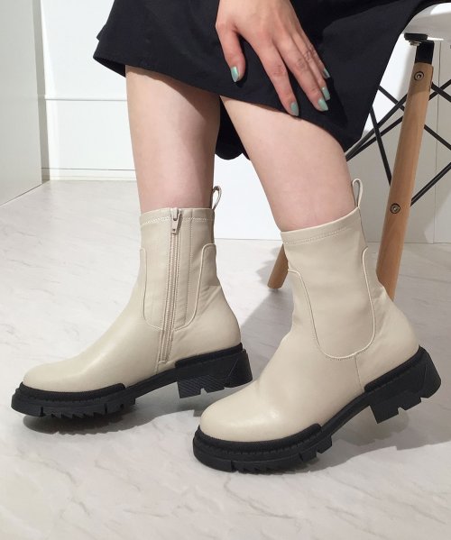 ストレッチショートブーツ また