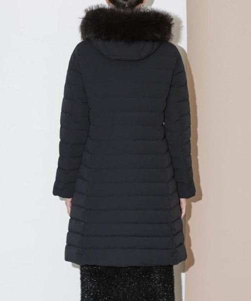 「西川ダウン(R)」ストレッチロングシェイプダウン 西川ダウン で定番人気のウエストシェイプ型ロングダウンに新型が登場