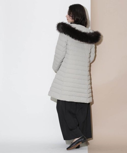 「西川ダウン(R)」ストレッチロングシェイプダウン 西川ダウン で定番人気のウエストシェイプ型ロングダウンに新型が登場