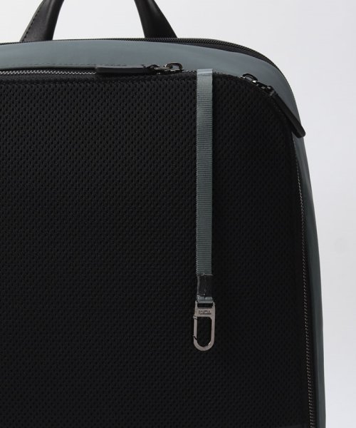 リュック・バックパック メンズ TUMI Harrison 「ウィリアム」バックパック モバイルバッテリー自体は本製品に含まれません