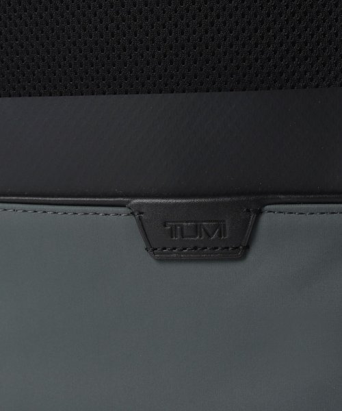 リュック・バックパック メンズ TUMI Harrison 「ウィリアム」バックパック モバイルバッテリー自体は本製品に含まれません
