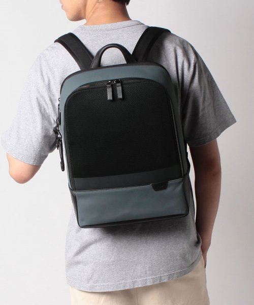 リュック・バックパック メンズ TUMI Harrison 「ウィリアム」バックパック モバイルバッテリー自体は本製品に含まれません