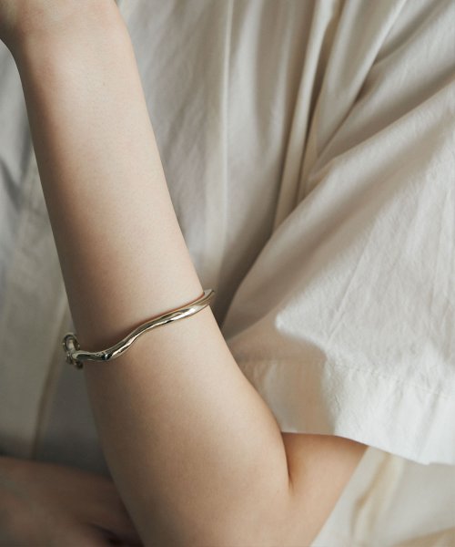 marjour(マージュール)/WAVINESS CHAIN BANGLE/img03