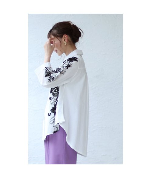 Sawa a la mode(サワアラモード)/花刺繍が流れるコットンシャツチュニック/img06