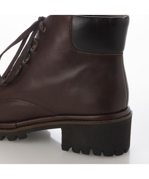 タンクソールレースアップショートブーツ 商品説明マウンテンブーツテイストのショートブーツ。すっきりとしたラストを使用しており、ボリューム感も程良いです。内 E2675385680 (20477円)