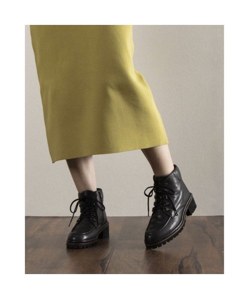 タンクソールレースアップショートブーツ 商品説明マウンテンブーツテイストのショートブーツ。すっきりとしたラストを使用しており、ボリューム感も程良いです。内 E2675385680 (20477円)