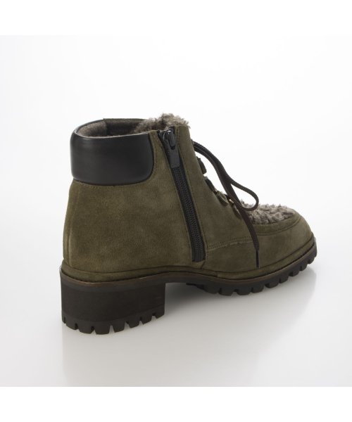 タンクソールレースアップショートブーツ 商品説明マウンテンブーツテイストのショートブーツ。すっきりとしたラストを使用しており、ボリューム感も程良いです。内 E2675385680 (20477円)