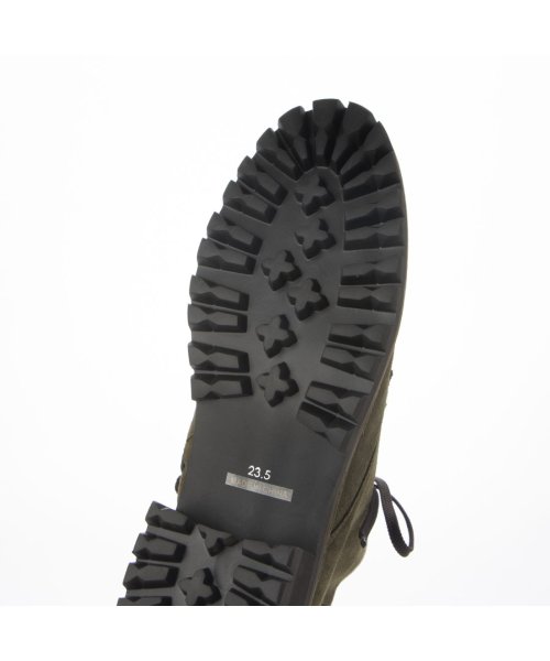 タンクソールレースアップショートブーツ 商品説明マウンテンブーツテイストのショートブーツ。すっきりとしたラストを使用しており、ボリューム感も程良いです。内 E2675385680 (20477円)