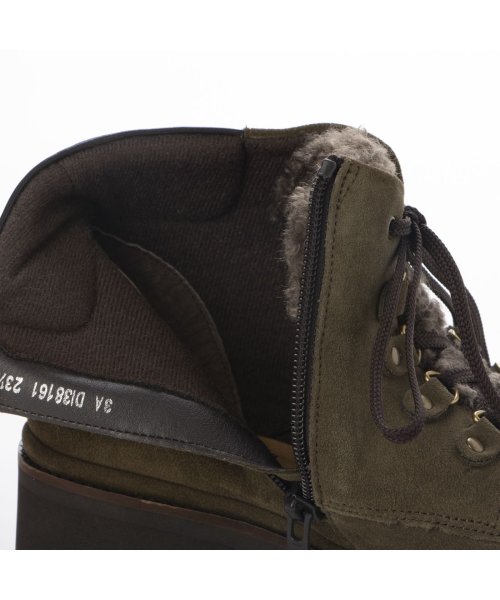 タンクソールレースアップショートブーツ 商品説明マウンテンブーツテイストのショートブーツ。すっきりとしたラストを使用しており、ボリューム感も程良いです。内 E2675385680 (20477円)